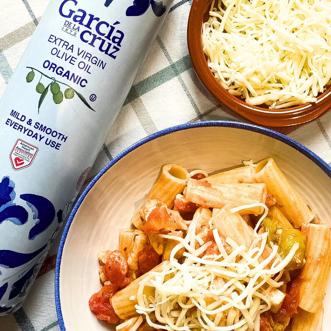 Chicken and asparagus pasta with extra virgin olive oil