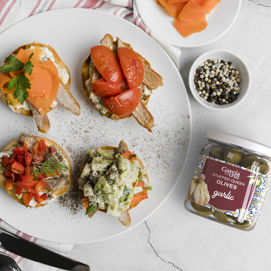 Spanish Tapas Bundle – Picual EVOO + Garlic, Manchego Cheese & Pimiento Olives